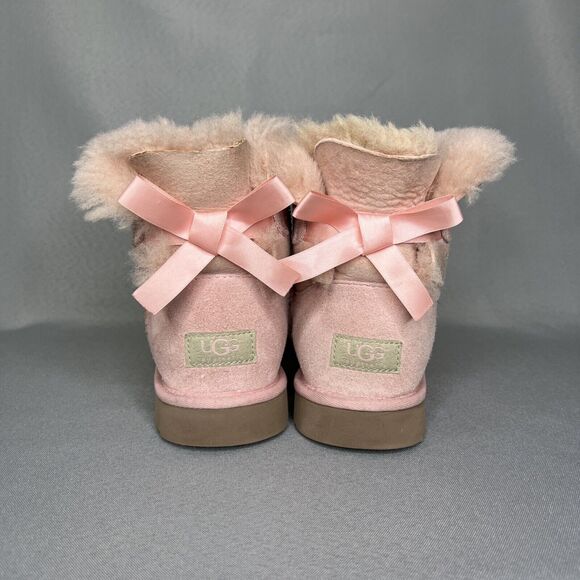 UGG Boots Bailey Bow Light Ballet Pink Coquette Very RARE Retired Sz 6 fits 7 - Picture 15 of 16